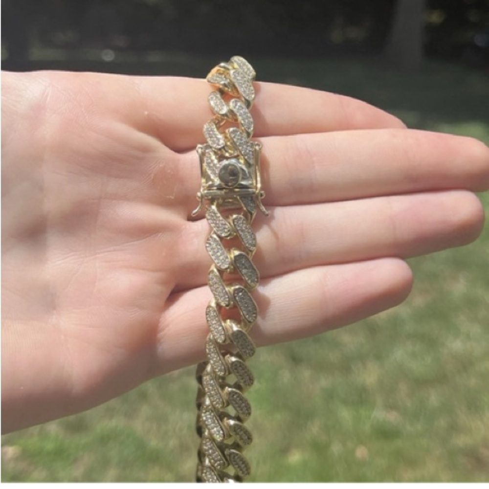 Miami Cuban Link Chain - Picture 11 of 14